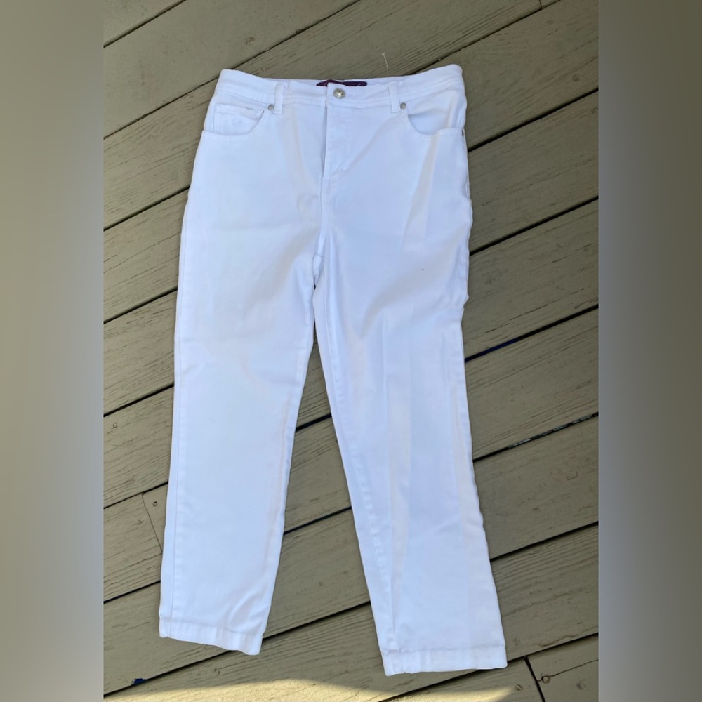 GLORIA VANDERBILT White (AMANDA) Straight-Leg Cropped Jeans, Size: 8 (see meas.)